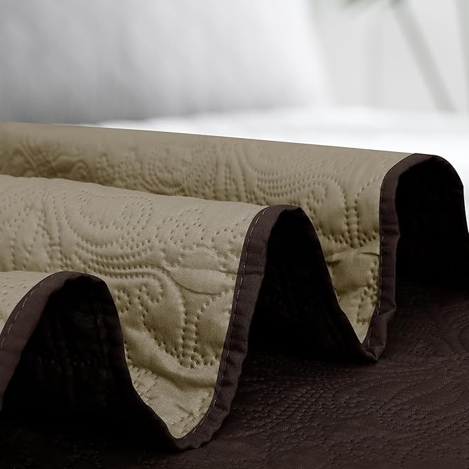 Easy-Going Twin Size Reversible Quilt Set with 1 Quilt and 1 Pillow Sham, Soft Bed Quilt Cover, Water Resistant Lightweight Microfiber Bedspread, Stain Resistant, Damask-Chocolate/Beige