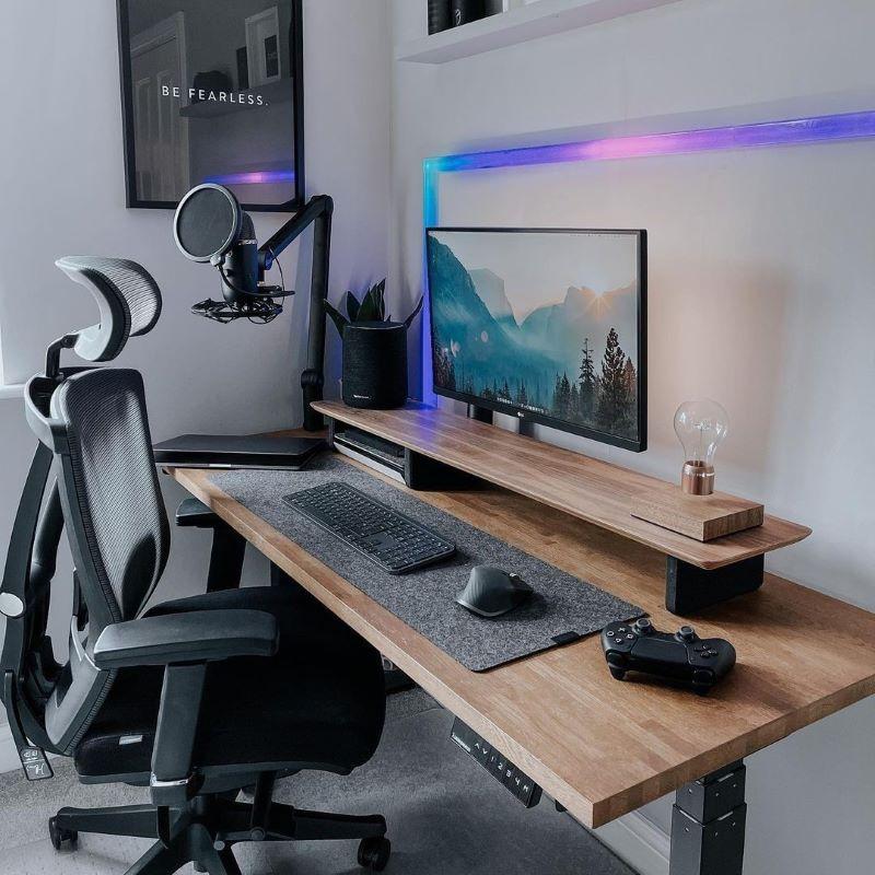 Small Desk? Here’s Why You Need a Monitor Stand
