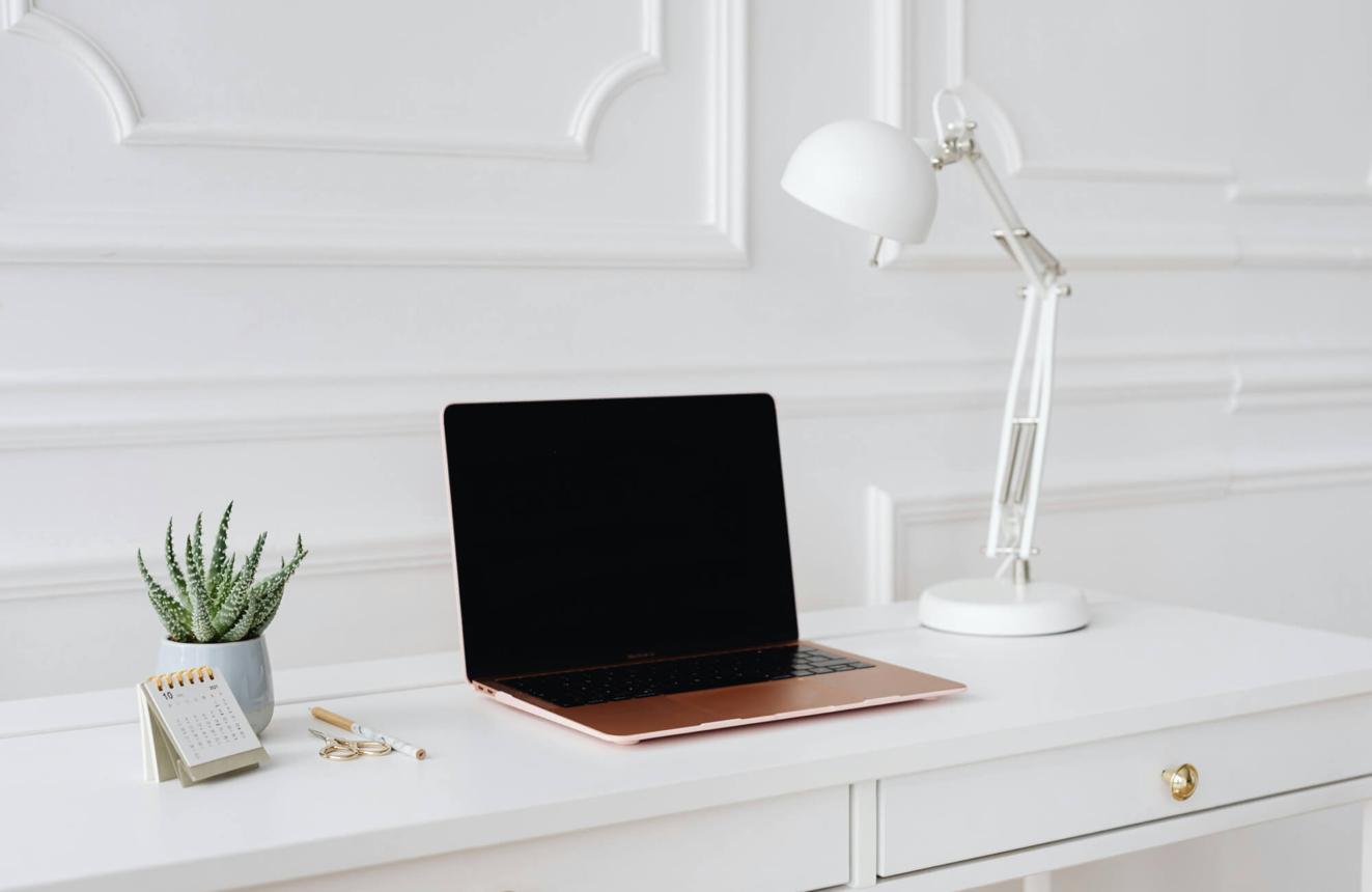 Why a Good Desk Lamp Can Completely Change Your Workspace
