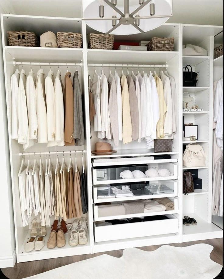 Minimalist Closet Organization Tips for a Cleaner Lifestyle