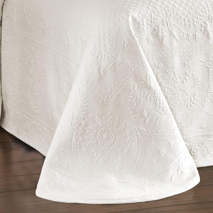 King Charles Modern Farmhouse Floral Matelasse Bedspread, 100% Cotton - Image 5