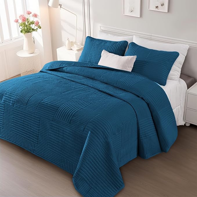 Whale Flotilla Ultra Soft King Quilt Bedding Set, Lightweight - Image 8