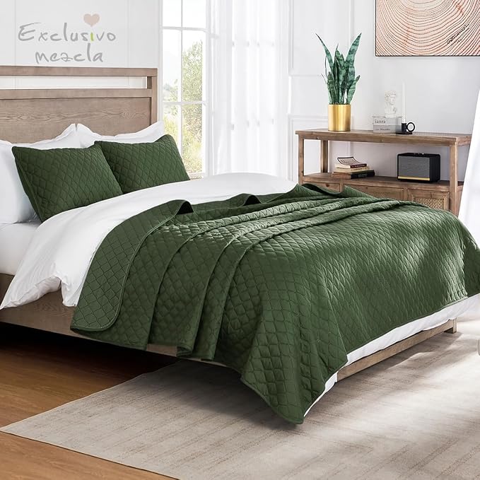 Exclusivo Mezcla Reversible Full Queen Quilt Bedding Set, Olive Green | - Image 2