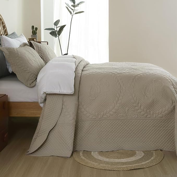 EVENHUG Oversized King Bedspreads California King Quilt Set - Image 3