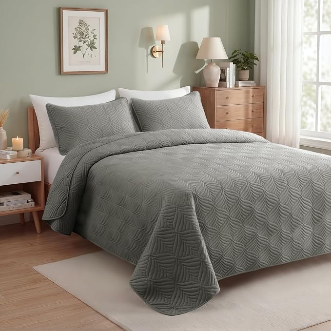 Whale Flotilla Extra Soft Twin Quilt Bedding Set, Lightweight Bedspreads | Grey - Image 2