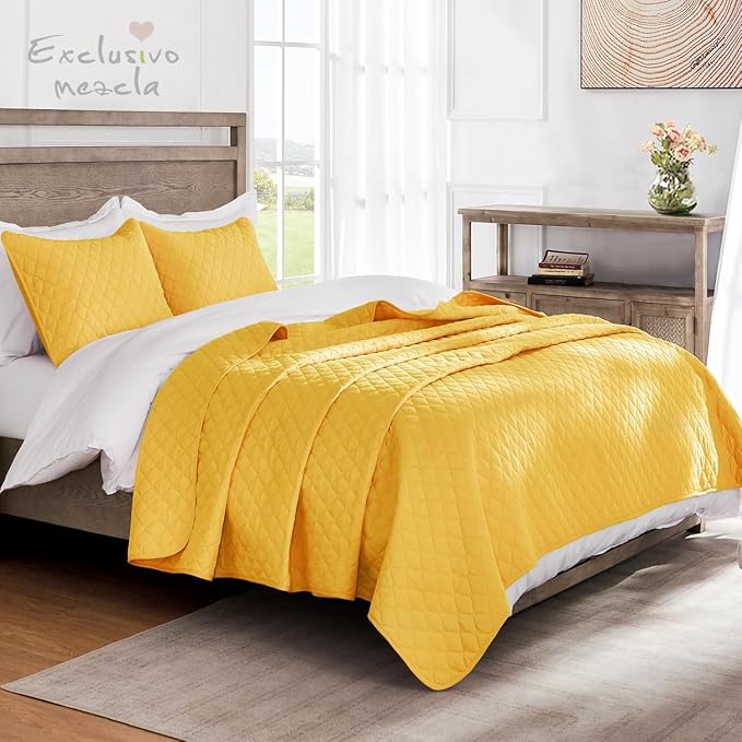 Exclusivo Mezcla Reversible California King Quilt Set, Bright Yellow | - Image 2