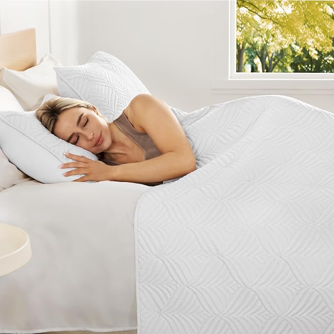 Whale Flotilla Extra Soft King Quilt Bedding Set, Lightweight Bedspreads | - Image 2