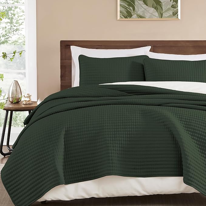 Queen Quilt-Lightweight Bedspreads Dark Green Queen Size Quilt Bedding Set | by WRENSONGE