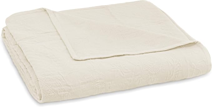King Charles Modern Farmhouse Floral Matelasse Bedspread, 100% Cotton - Image 7