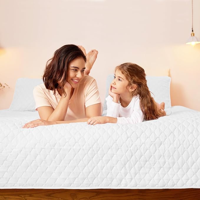 Exclusivo Mezcla Reversible King Size Quilt Bedding Set, Soft Microfiber - Image 3