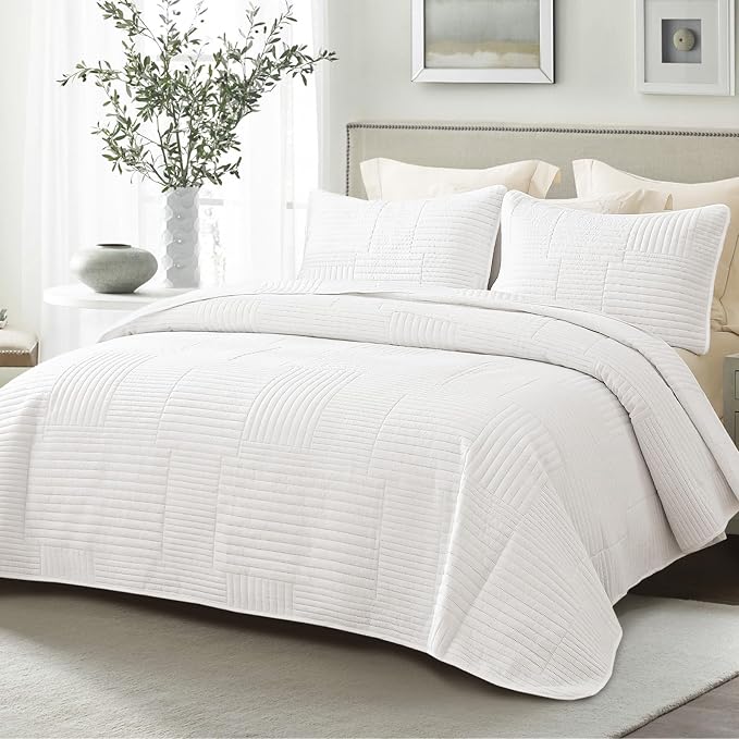 Whale Flotilla Ultra Soft Cal King Quilt Bedding Set, Lightweight by WHALEFLOTILLA