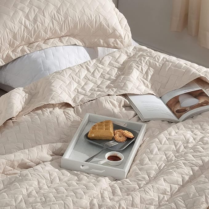Bedsure California King Quilt, Lightweight Comforter Set, Basket Weave - Image 2
