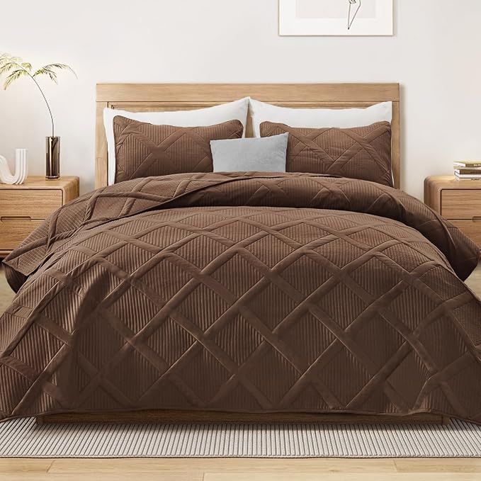 Exclusivo Mezcla Twin Size Quilt Set, Modern Striped Pattern, Lightweight by ExclusivoMezcla
