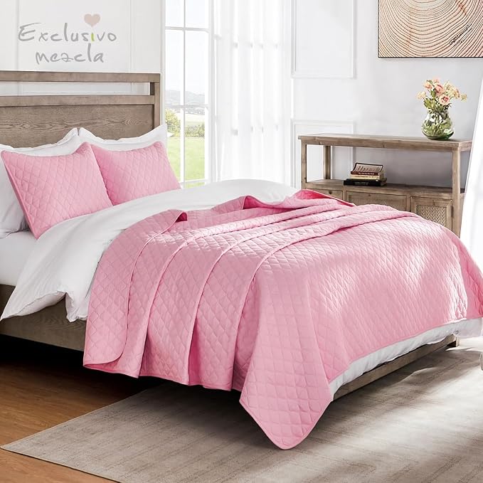 Exclusivo Mezcla Reversible California King Quilt Set, Bright Pink | - Image 2