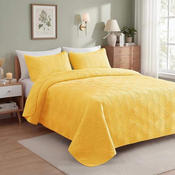 Whale Flotilla Extra Soft King Quilt Bedding Set, Lightweight Bedspreads | - Image 3