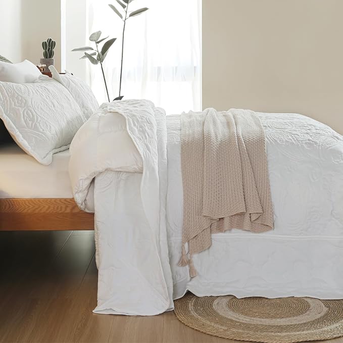 EVENHUG Oversized King Bedspreads California King Quilt Set - Image 3