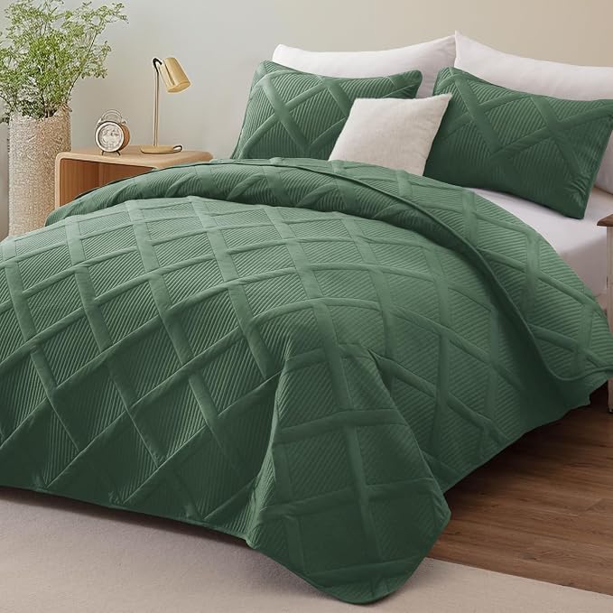 Exclusivo Mezcla California King Size Quilt, Olive Green | Soft Bedspreads - Image 2
