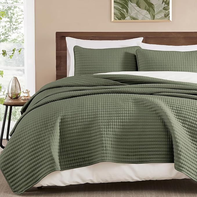 Queen Quilt-Lightweight Bedspreads Olive Green Queen Size Quilt Bedding Set | by WRENSONGE