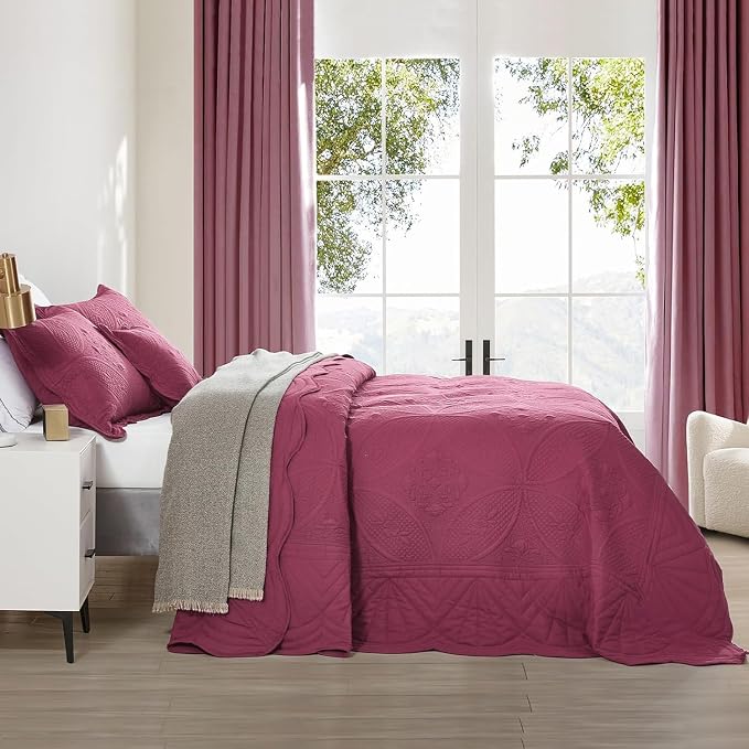 DaisyHuang Oversized Bedspread - Image 2