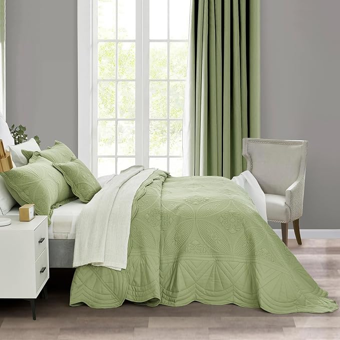 DaisyHuang Oversized Bedspread - Image 2