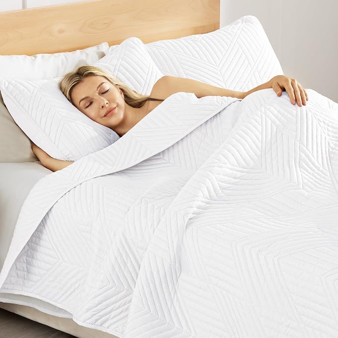 Exclusivo Mezcla Ultrasonic King Quilt Bedding Set, Soft Microfiber, Modern - Image 4