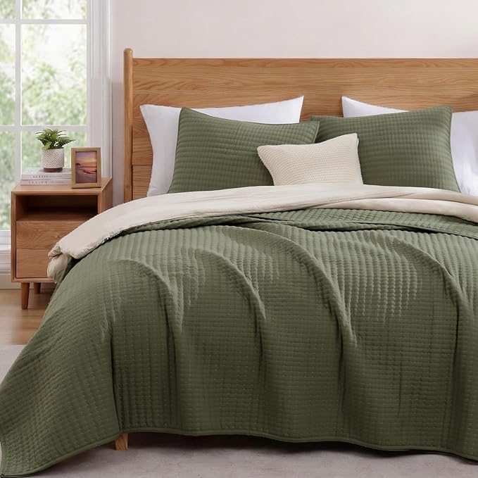 Twin Quilt-Lightweight Bedspreads Olive Green Twin Quilt Bedding Set | Soft by WRENSONGE