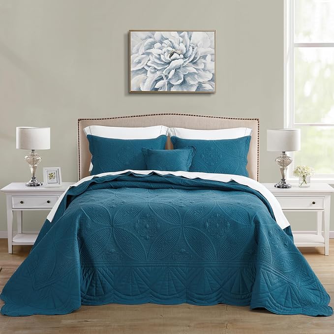 DaisyHuang Oversized Bedspread by DaisyHuang