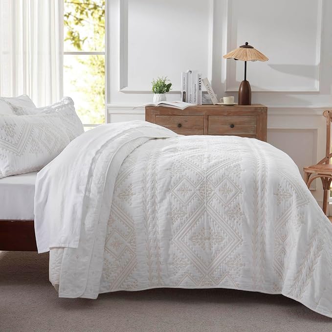 100% Cotton 3-Piece Quilt Set White Full Queen Size Lightweight Bedspread - Image 3