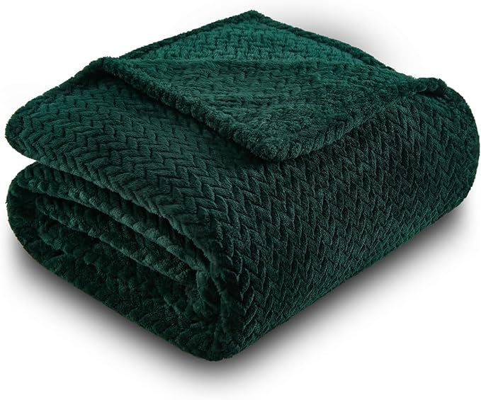 NEWCOSPLAY Super Soft Throw Blanket Forest Green Premium Silky Flannel Fleece Leaves Pattern Lightweight Bed Blanket All Season Use (Forest Green, Throw(50"x60"))