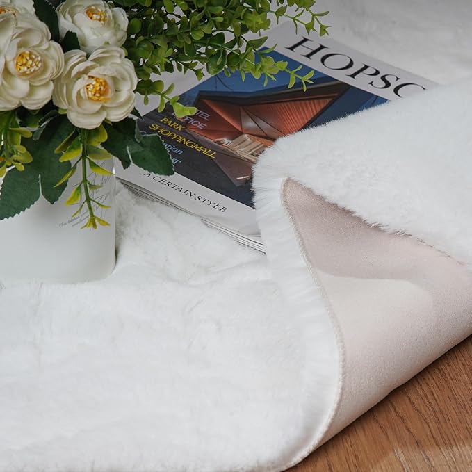 Latepis Round Furry Rugs 5ft White Circle Rugs for Living Room Machine Washable Fluffy Rug Faux Rabbit Fur Plush Shag Rug for Bedroom Nursery Room and Dorm