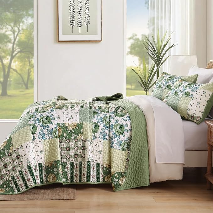 Patchwork Quilt Set Queen Size, Sage Green Floral Plaid Bedspread | 3 Pcs - Image 3