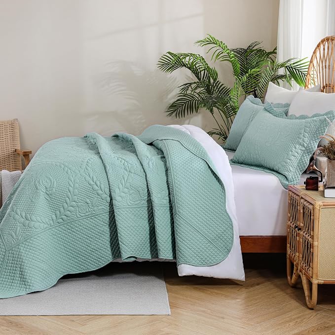 EVENHUG Oversized King Bedspreads California King Quilt Set - Image 5