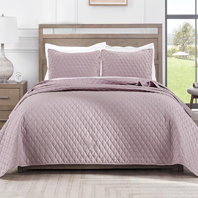 Exclusivo Mezcla Reversible California King Quilt Set, Lilac Ash | Lightweight by ExclusivoMezcla
