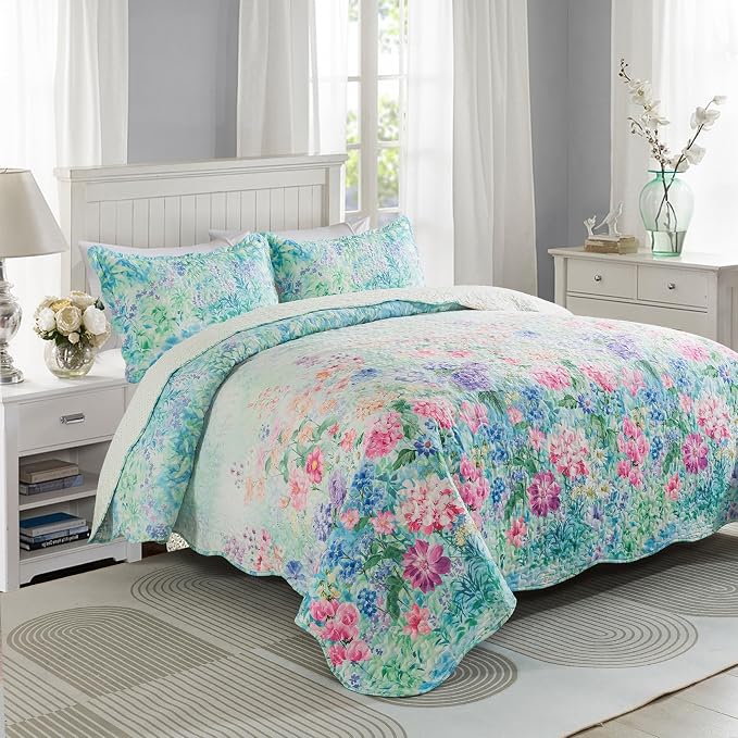 Floral Quilt Set, Ultra Soft & Fade Resistant Bedding Set - Image 2