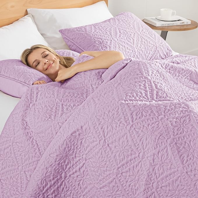 Exclusivo Mezcla California King Quilt Set, Lilac | Lightweight Soft Bedspreads - Image 4