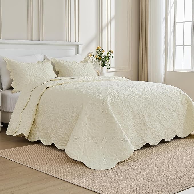 Kingnex Oversized King Bedspreads 128x120 Cream | Lightweight, Extra Wide Quilt by Kingnex