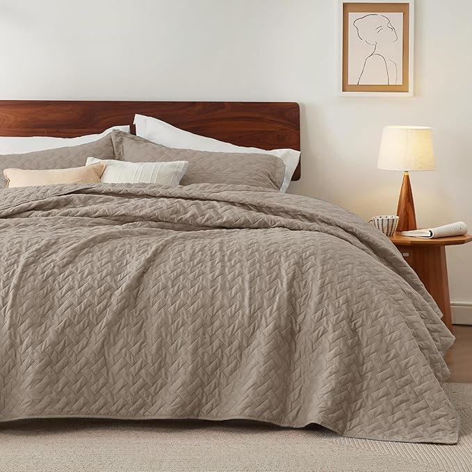 Bedsure King Size Quilt, Lightweight Comforter Set, Taupe Bedspread | Coverlet by Unknown