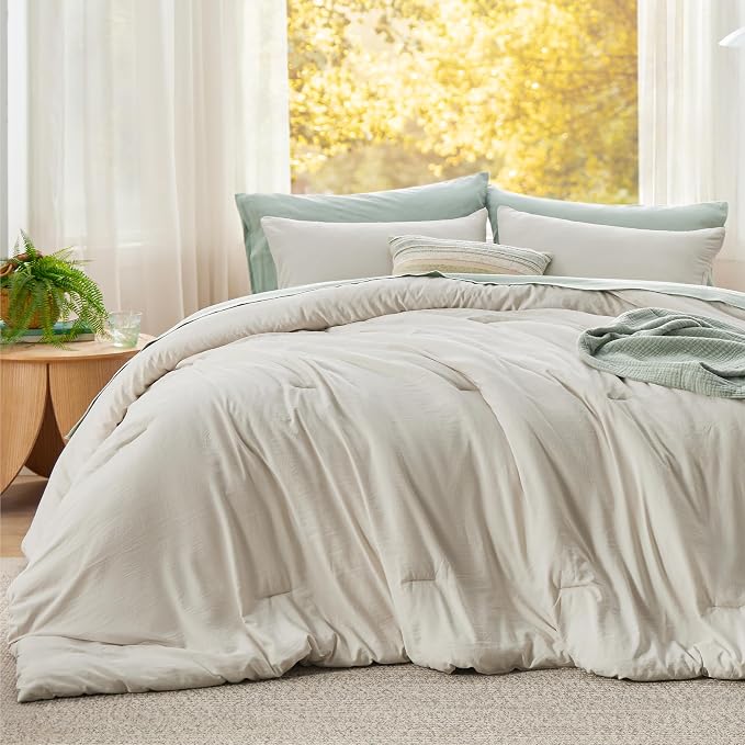 Bedsure Super King Comforter Set, 3 Pieces GentleSoft™ Bed Set, 1 Lightweight - Image 2