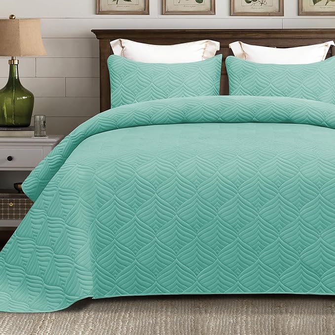 Whale Flotilla Extra Soft Twin Quilt Bedding Set, Lightweight Bedspreads | by WHALEFLOTILLA
