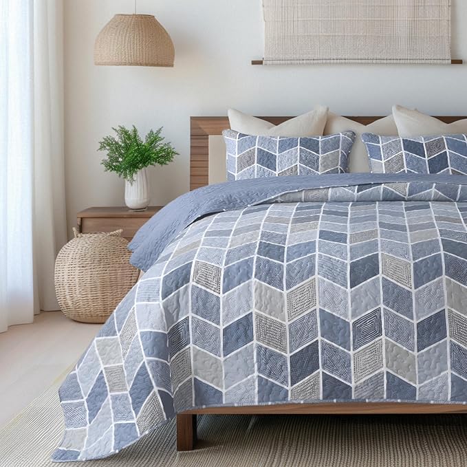 SLPR - Blue and Gray Chevron Heather Quilt Set, Twin by SLPR