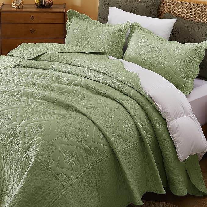 Cmfshape Oversized Floral Embroidery Quilt Set, 3 Pieces Super King Quilt - Image 2