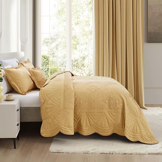 DaisyHuang Oversized Bedspread - Image 2