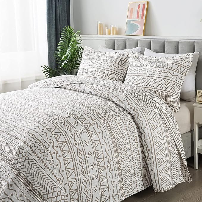 3-Piece King Quilt Set Striped Pattern Microfiber Soft Lightweight Bedding Set by Travan