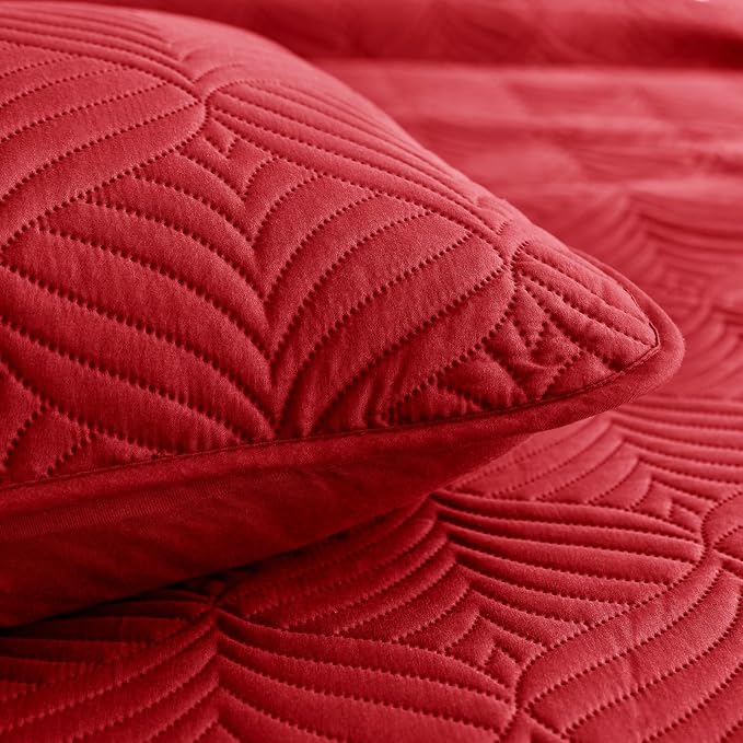 Whale Flotilla Extra Soft King Quilt Bedding Set, Lightweight Bedspreads | Red - Image 8