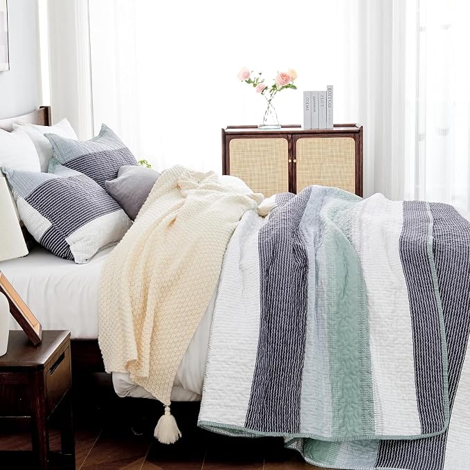 Oversized King Quilt Bedding Set, 2 Pillowcases（120x98 Inch） - Image 2