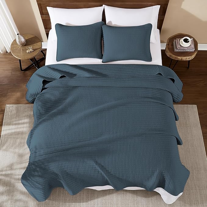 King Size Quilt-Lightweight Navy Blue Bedspreads King Quilt Bedding Set | Soft - Image 3