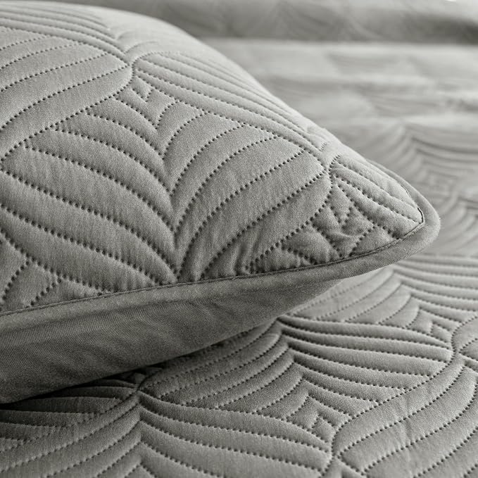 Whale Flotilla Extra Soft Twin Quilt Bedding Set, Lightweight Bedspreads | Grey - Image 8