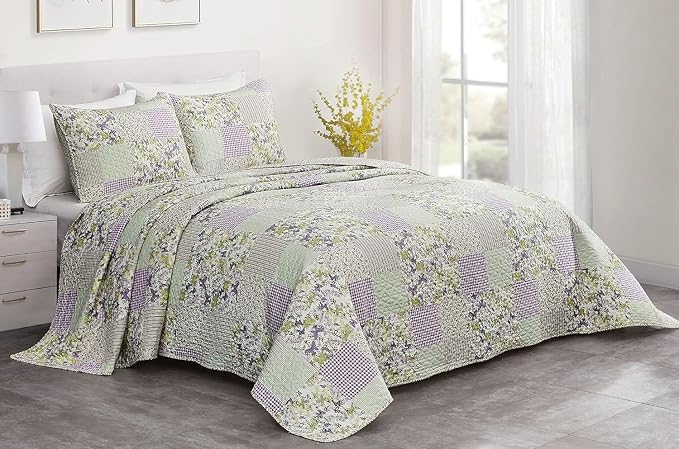 Chezmoi Collection Daisy 3-Piece Printed Patchwork Quilt Set by ChezmoiCollection