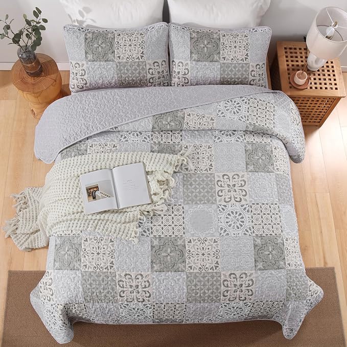Dobuyly Queen Size Quilt Set Boho Grey Beige Plaid Patchwork Bedspreads - Image 3
