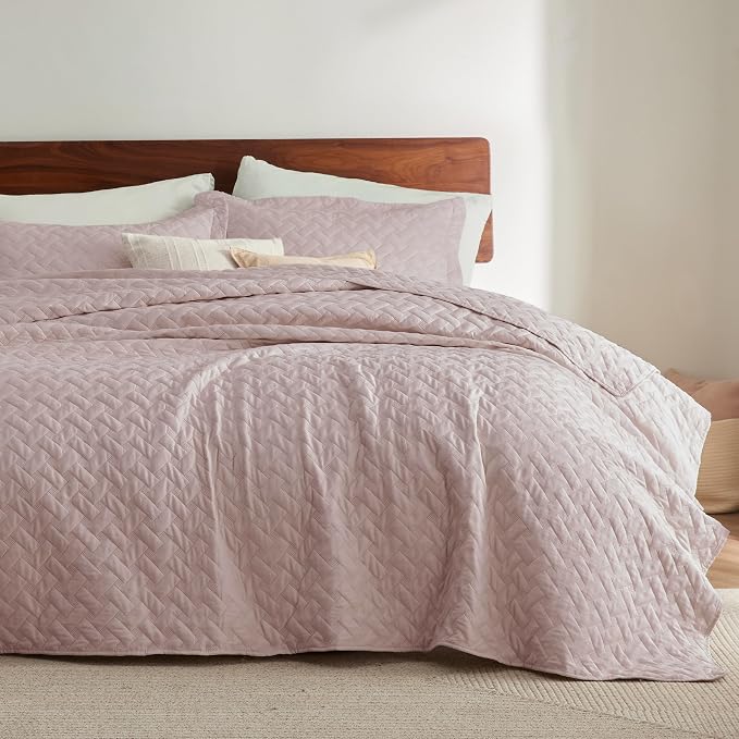 Bedsure Quilts Queen Size, Lightweight Comforter Set, Dusty Rose Bedspread | - Image 4
